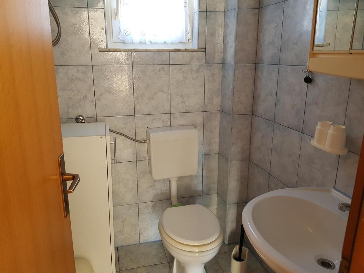 Astra Apartment Вир Екстериор снимка