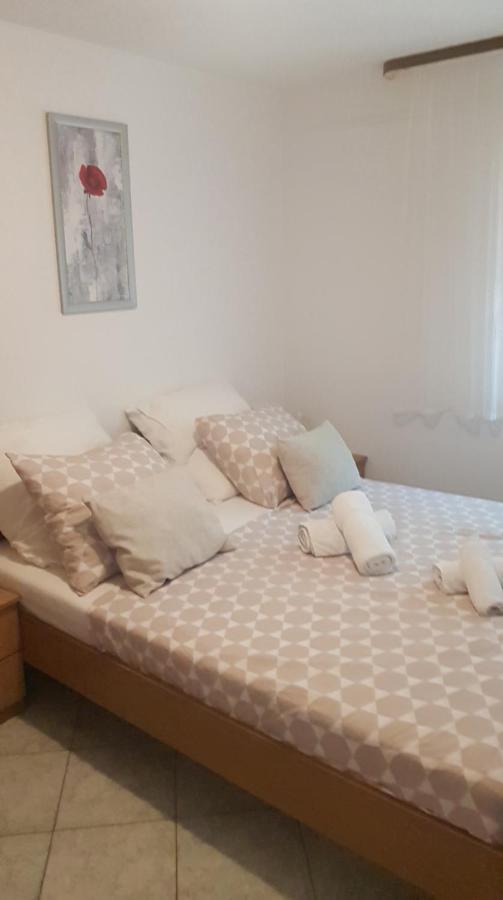 Astra Apartment Вир Екстериор снимка